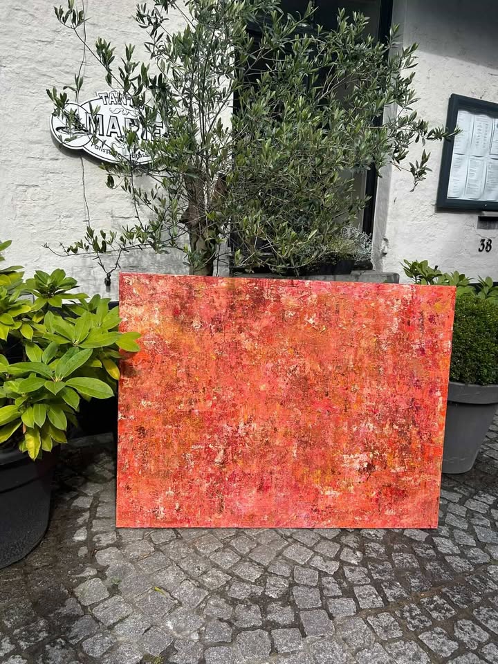 Damme in de kleur van de liefde